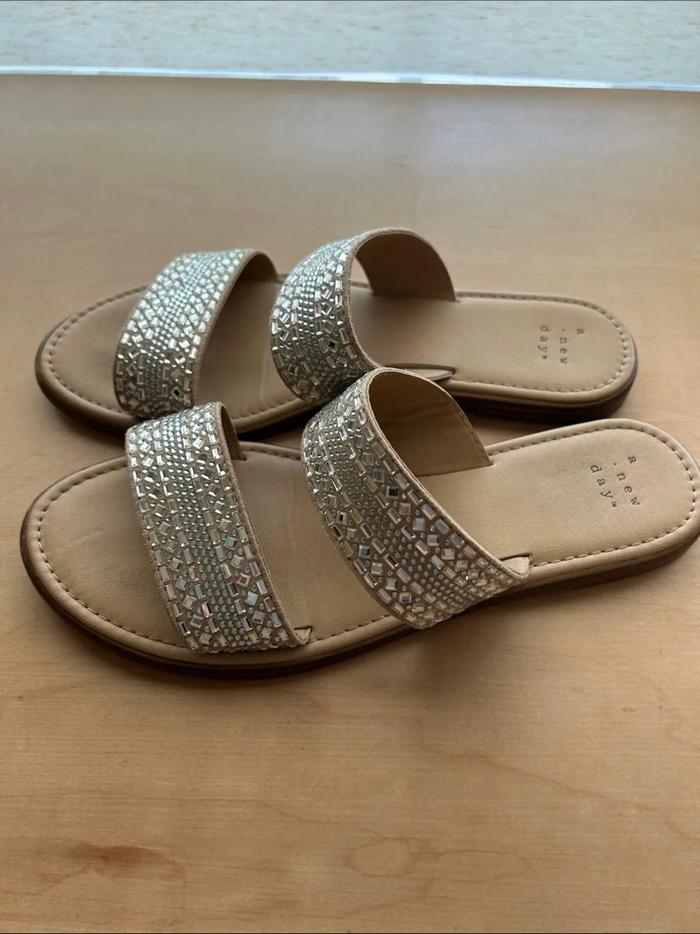 N/A tan silver